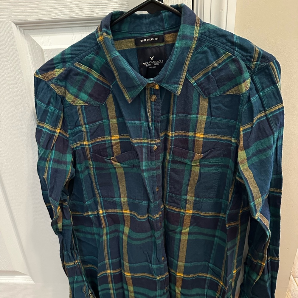 American Eagle Outfitters Green and yellow Plaid Shirt. Boyfriend fit, size M